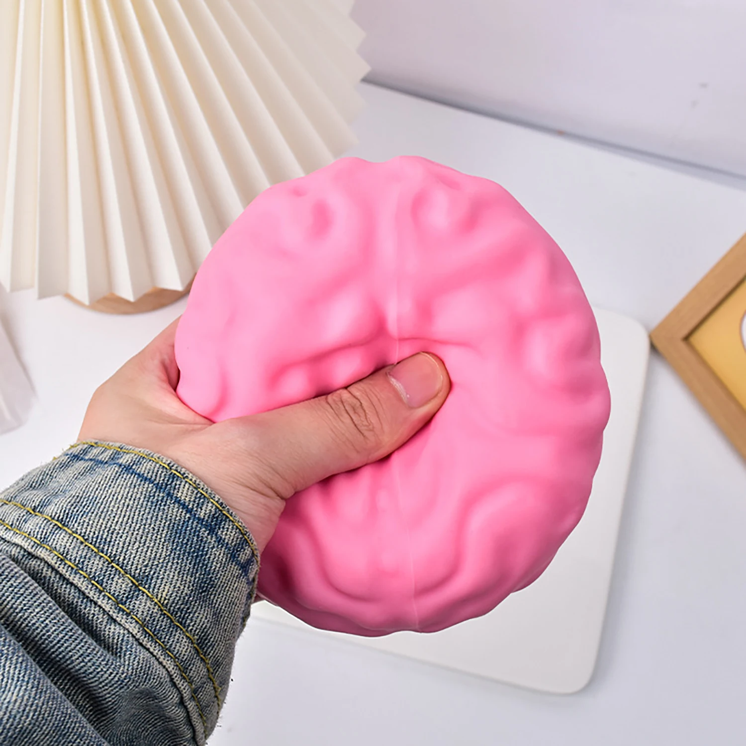 New Unique Simulation Brain Pinching Stress Relieving TPR Flour Brain Pinching Halloween Trick Toy
New Unique Simulation Brain Pinching Stress Relieving TPR Flour Brain Pinching Halloween Trick Toy