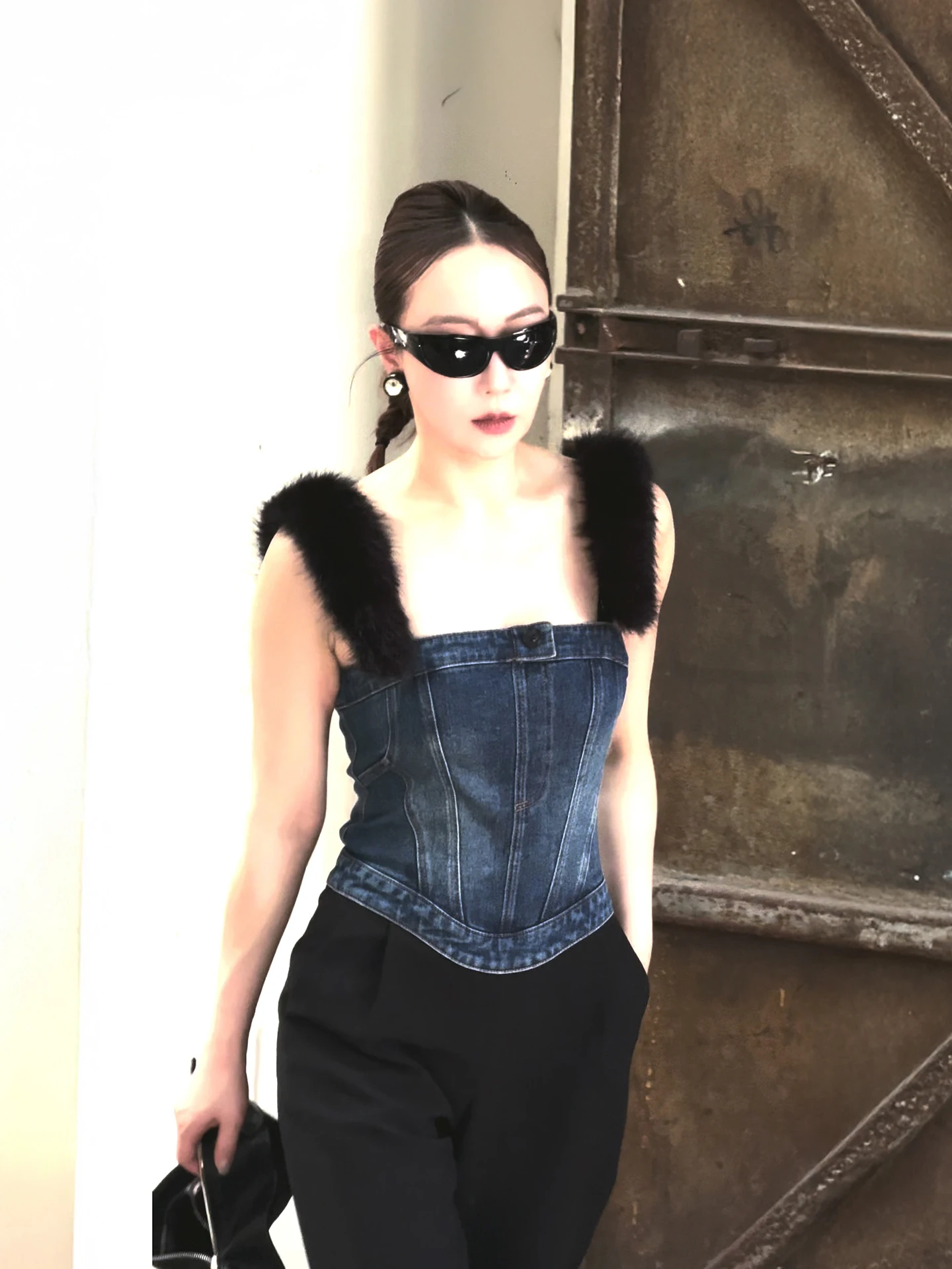 Bla Denim One-Piece Suit for Women Velvet oulder Strap Design Slimming Faionable Dr Pants mid Waist Cotton Fabric
Bla Denim One-Piece Suit for Women Velvet oulder Strap Design Slimming Faionable Dr Pants mid Waist Cotton Fabric