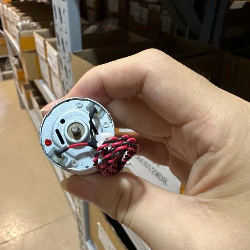 1pcs CR Motor Carriage Motor For Epson R330 R280 R285 R290 RX595 RX610 R690 RX690 TX650 T50 T59 T60 P50 A50 P60 L800 L801 L805
1pcs CR Motor Carriage Motor For Epson R330 R280 R285 R290 RX595 RX610 R690 RX690 TX650 T50 T59 T60 P50 A50 P60 L800 L801 L805