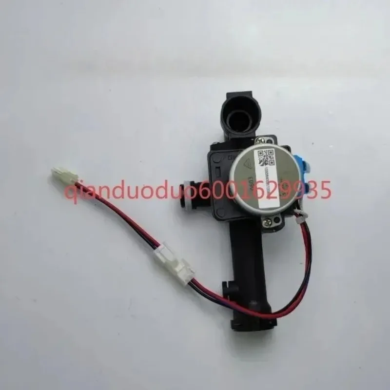 Suitable for Dacheng wall-hung boiler three-way valve, motor, motor, accessories, original factory
Suitable for Dacheng wall-hung boiler three-way valve, motor, motor, accessories, original factory