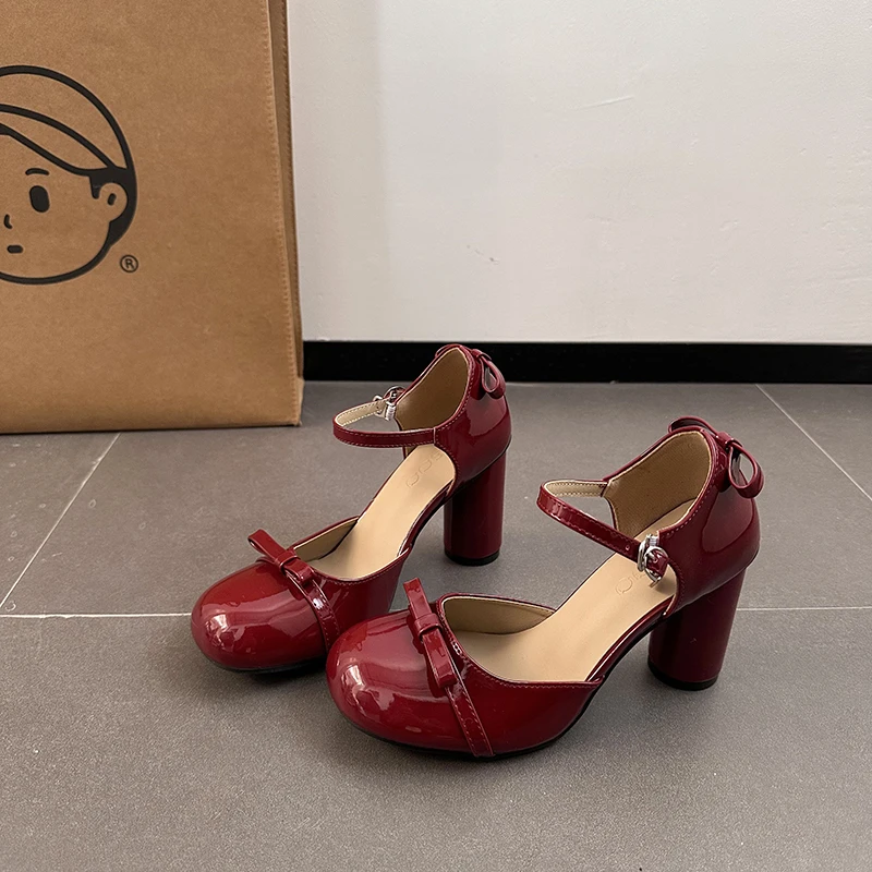 French High Heels for Women 2026 Summer New Light Luxury Butterfly Block Heel One Buckle Strap Knot Mary Jane Shoes
French High Heels for Women 2026 Summer New Light Luxury Butterfly Block Heel One Buckle Strap Knot Mary Jane Shoes