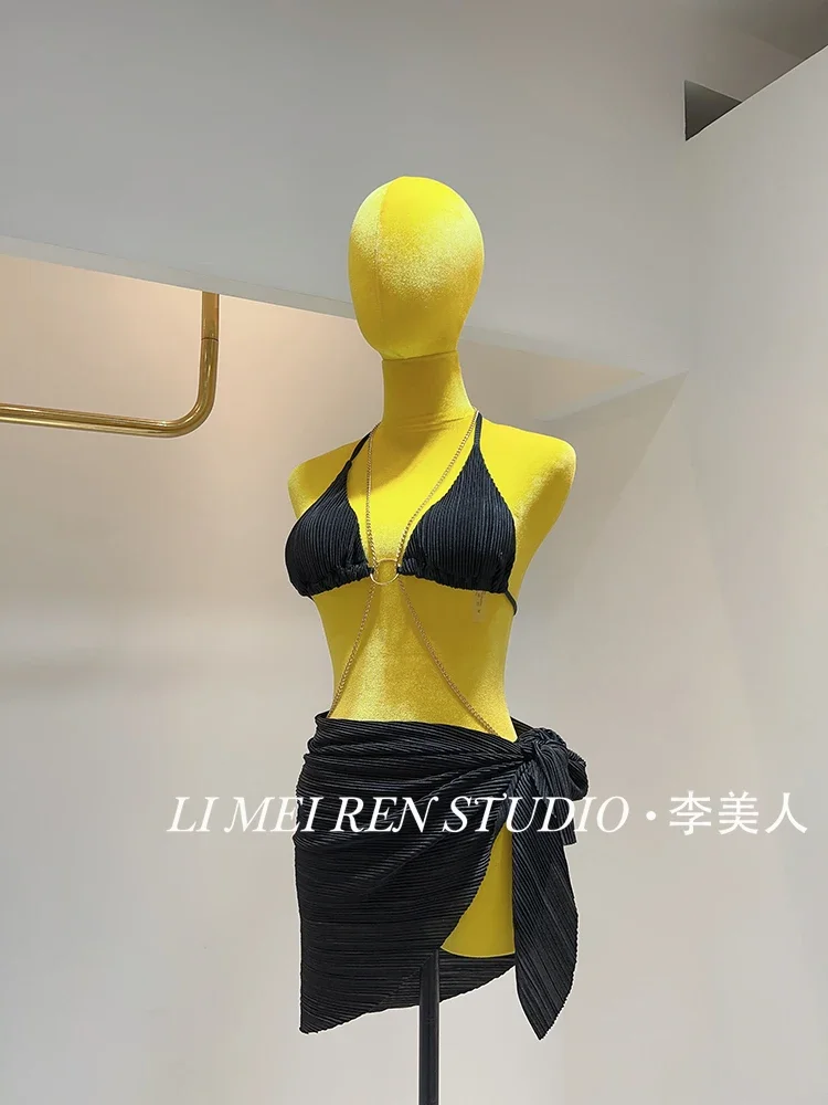 New Sexy slimming black velvet body chain draped in gauze bikini swimsuit for women
New Sexy slimming black velvet body chain draped in gauze bikini swimsuit for women