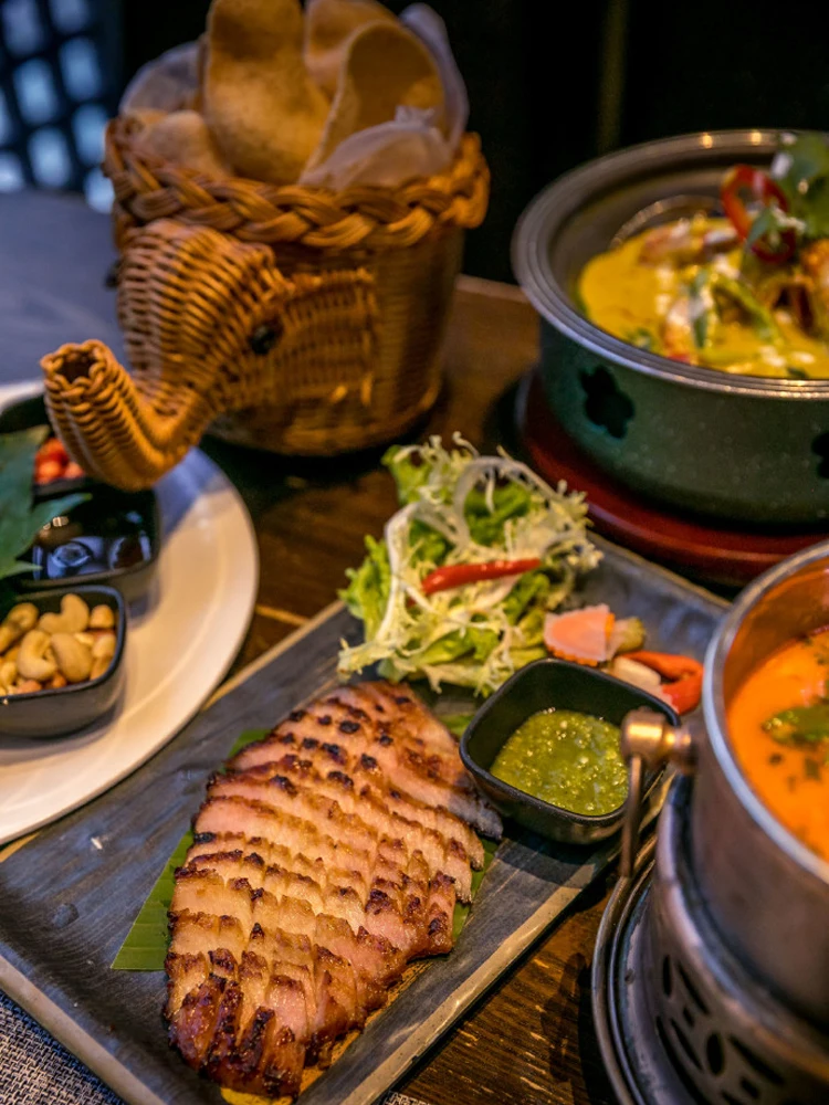 Small industrial automatic liquid packaging machine can quantitatively condiment soy sauce vinegar liquid filling sealing machin
Small industrial automatic liquid packaging machine can quantitatively condiment soy sauce vinegar liquid filling sealing machin