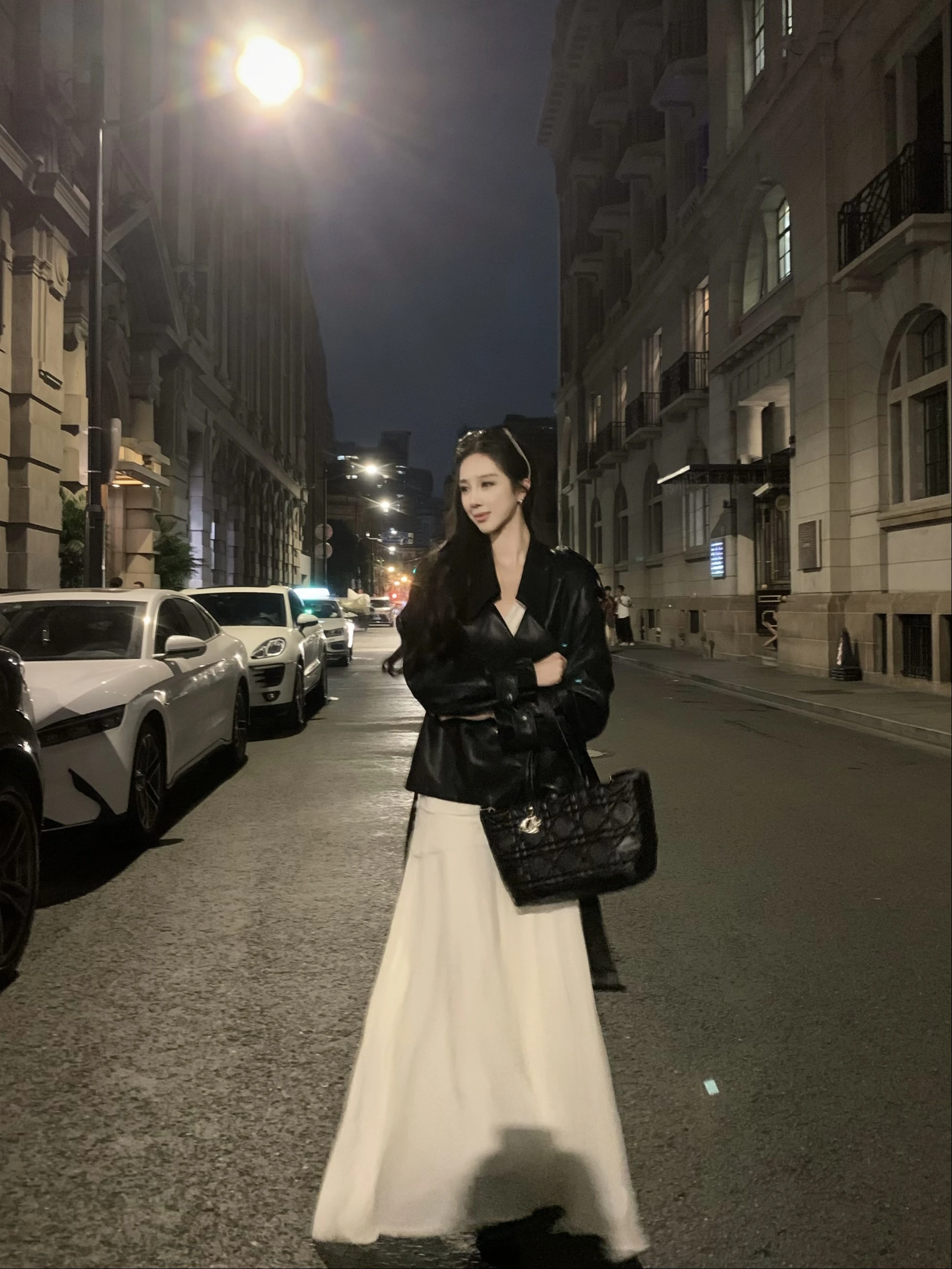 Ретро-куртка из искусственной кожи с воротником, женская верхняя одежда, осень 2025, новинка, раннеосеннее пальто, элегантное модное женское пальто
Ретро-куртка из искусственной кожи с воротником, женская верхняя одежда, осень 2025, новинка, раннеосеннее пальто, элегантное модное женское пальто