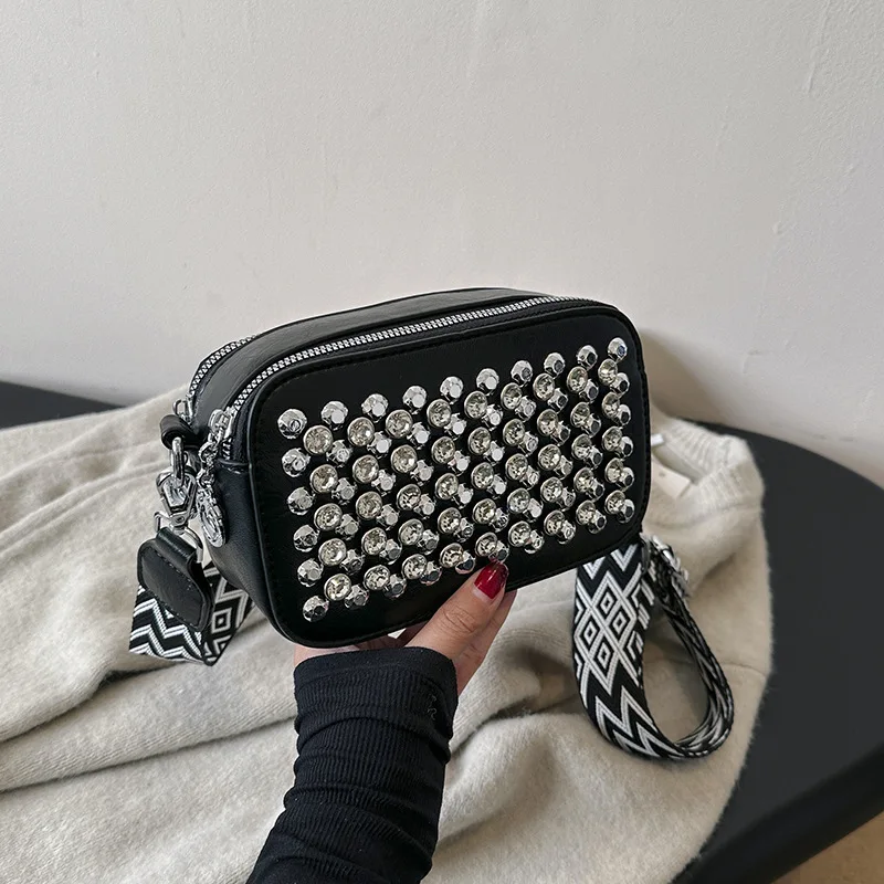 Diamond Designer women Shoulder crossbody bag PU leather Female handbag Wide straps Ladies flap bags phone wallet
Diamond Designer women Shoulder crossbody bag PU leather Female handbag Wide straps Ladies flap bags phone wallet
