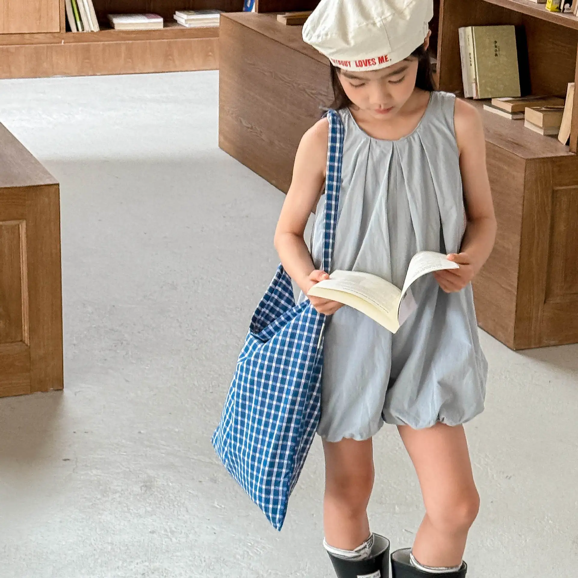 2025 Summer New Girls Fashion Plaid Jumpsuit Cotton Children Casual Overalls Kids Sleeveless Jumpsuit Baby Girl Loose Clothes
2025 Summer New Girls Fashion Plaid Jumpsuit Cotton Children Casual Overalls Kids Sleeveless Jumpsuit Baby Girl Loose Clothes