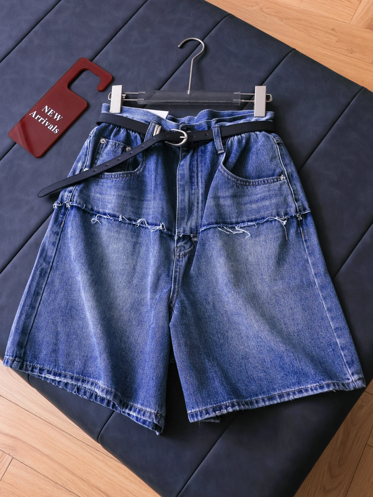 High Waist Loose Straight Leg Jeans Women's Shorts Patchwork Wide Leg Denim Casual High Waist Breathable Summer Jeans
High Waist Loose Straight Leg Jeans Women's Shorts Patchwork Wide Leg Denim Casual High Waist Breathable Summer Jeans