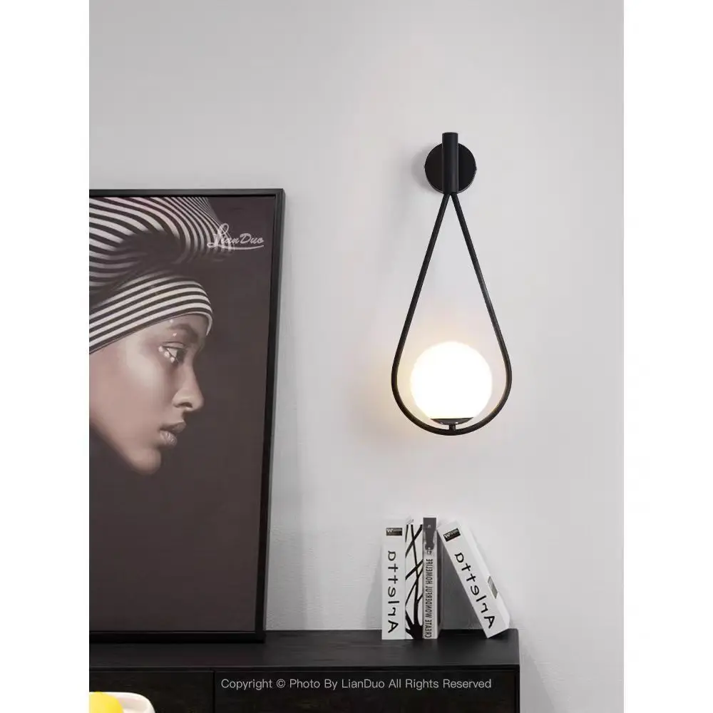 Креативные и уникальные настенные светильники со стеклянным шаром, фоновые настенные светильники для гостиной и настенные светильники в форме шара для спальни.
Креативные и уникальные настенные светильники со стеклянным шаром, фоновые настенные светильники для гостиной и настенные светильники в форме шара для спальни.