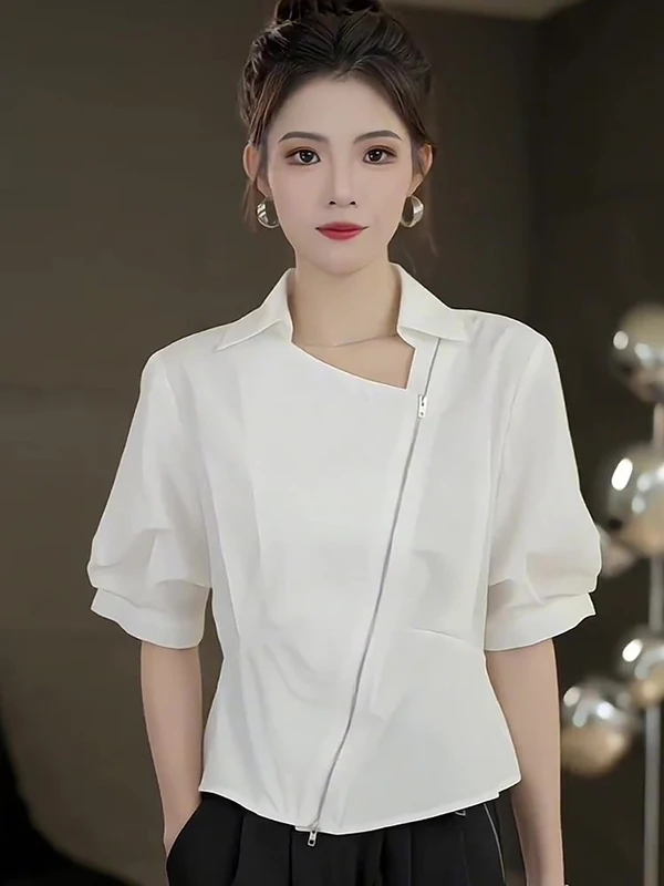 Fashionable White Asymmetrical Zipper Short Sleeve Shirt Korean Style Commute Wind High End Feel Summer Collection Top
Fashionable White Asymmetrical Zipper Short Sleeve Shirt Korean Style Commute Wind High End Feel Summer Collection Top