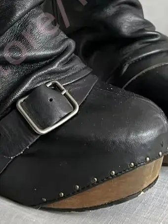 Retro Black Women's Slouchy Boots with Wedge Heel Metal Buckle Decorative Nails Platform for Winter Outdoor Daily Wear
Retro Black Women's Slouchy Boots with Wedge Heel Metal Buckle Decorative Nails Platform for Winter Outdoor Daily Wear