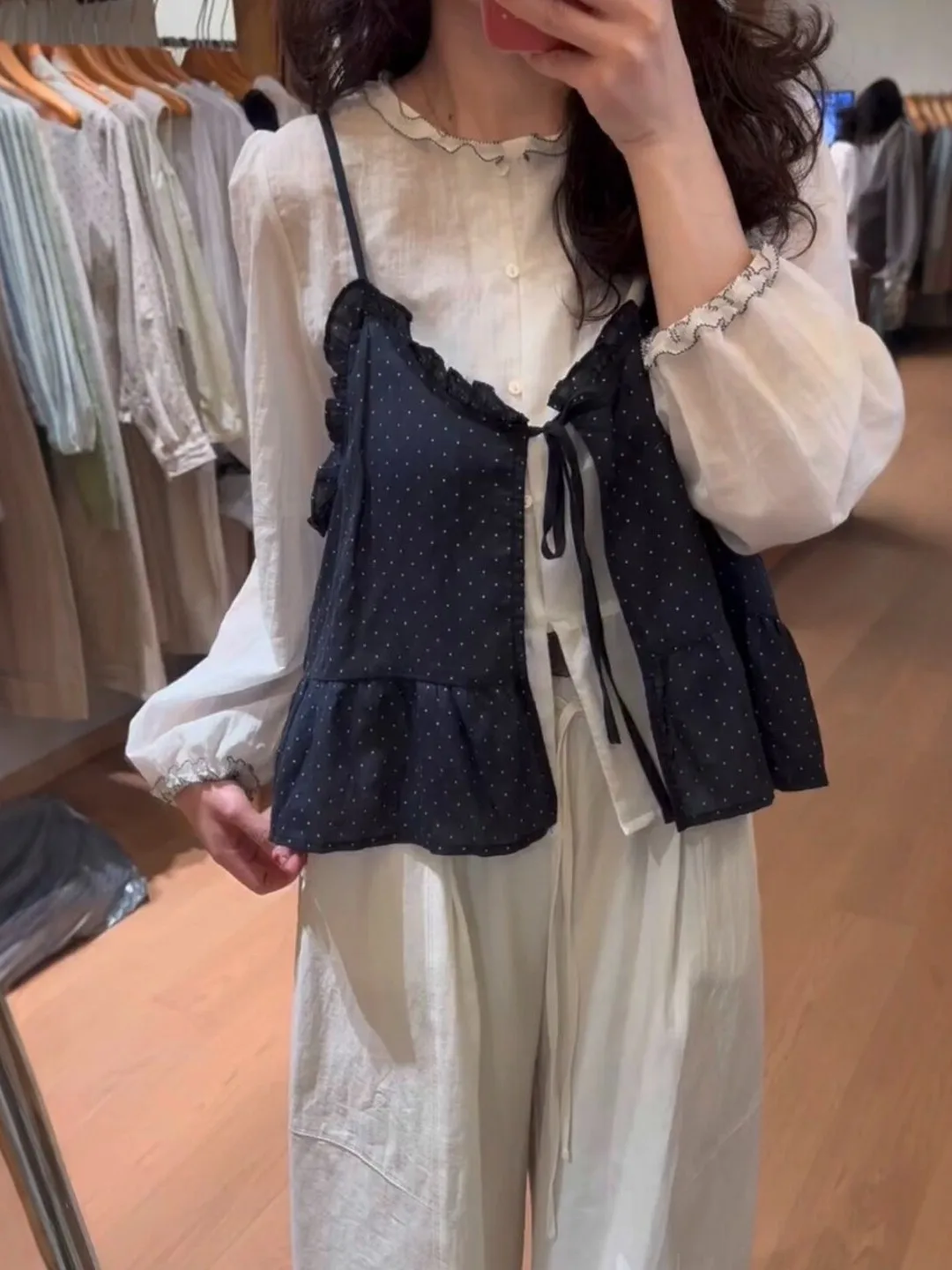 Korean Polka Dot Sa Strap Vest Women Spring Layered Wear Long Sve irt High End Feeling Elegance Two Piece Set
Korean Polka Dot Sa Strap Vest Women Spring Layered Wear Long Sve irt High End Feeling Elegance Two Piece Set