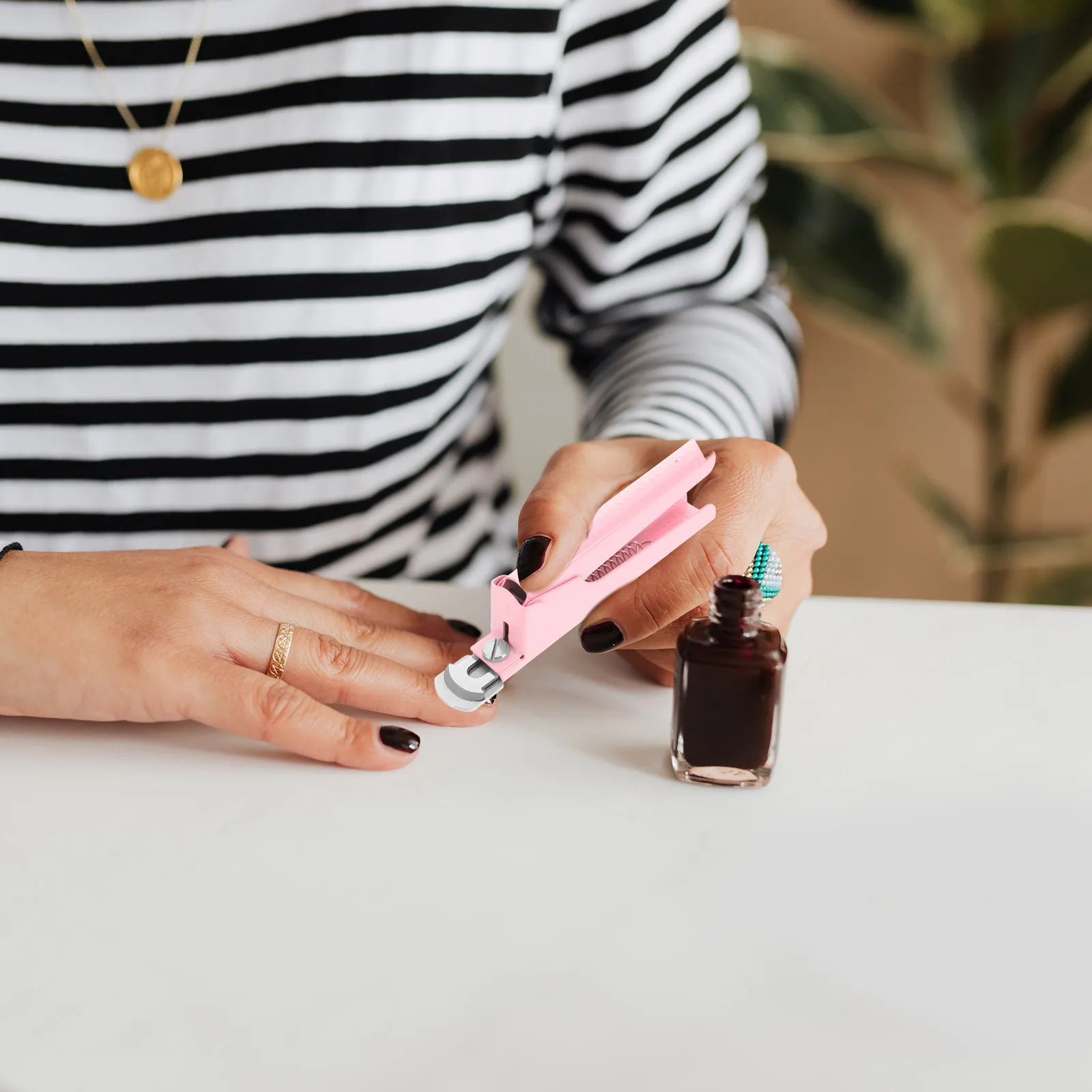 Heavy Duty Stainless Steel Toenail Clipper U-Shaped Trimmer For Thick Nails Artificial Acrylic Fake Nails Portable Manicure
Heavy Duty Stainless Steel Toenail Clipper U-Shaped Trimmer For Thick Nails Artificial Acrylic Fake Nails Portable Manicure