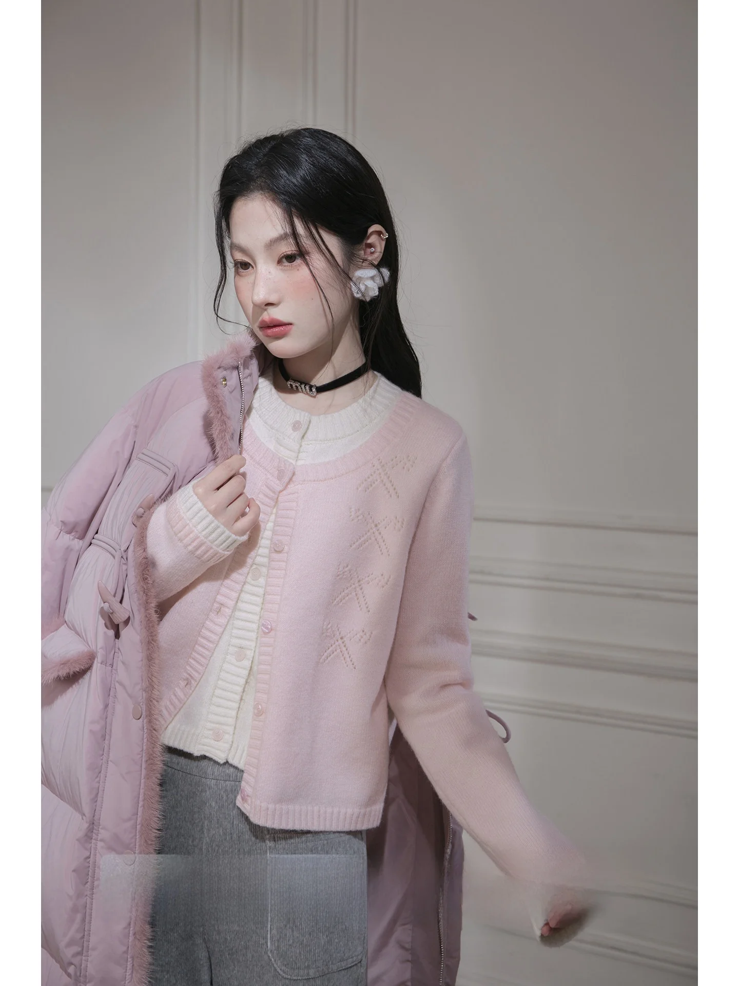 COTRE Wool Blend Knitted Cardigan Soft Comfortable Long Sleeve round Neck Soft Pink And Contrast Color Striped Fake Two-Piece...
COTRE Wool Blend Knitted Cardigan Soft Comfortable Long Sleeve round Neck Soft Pink And Contrast Color Striped Fake Two-Piece...
