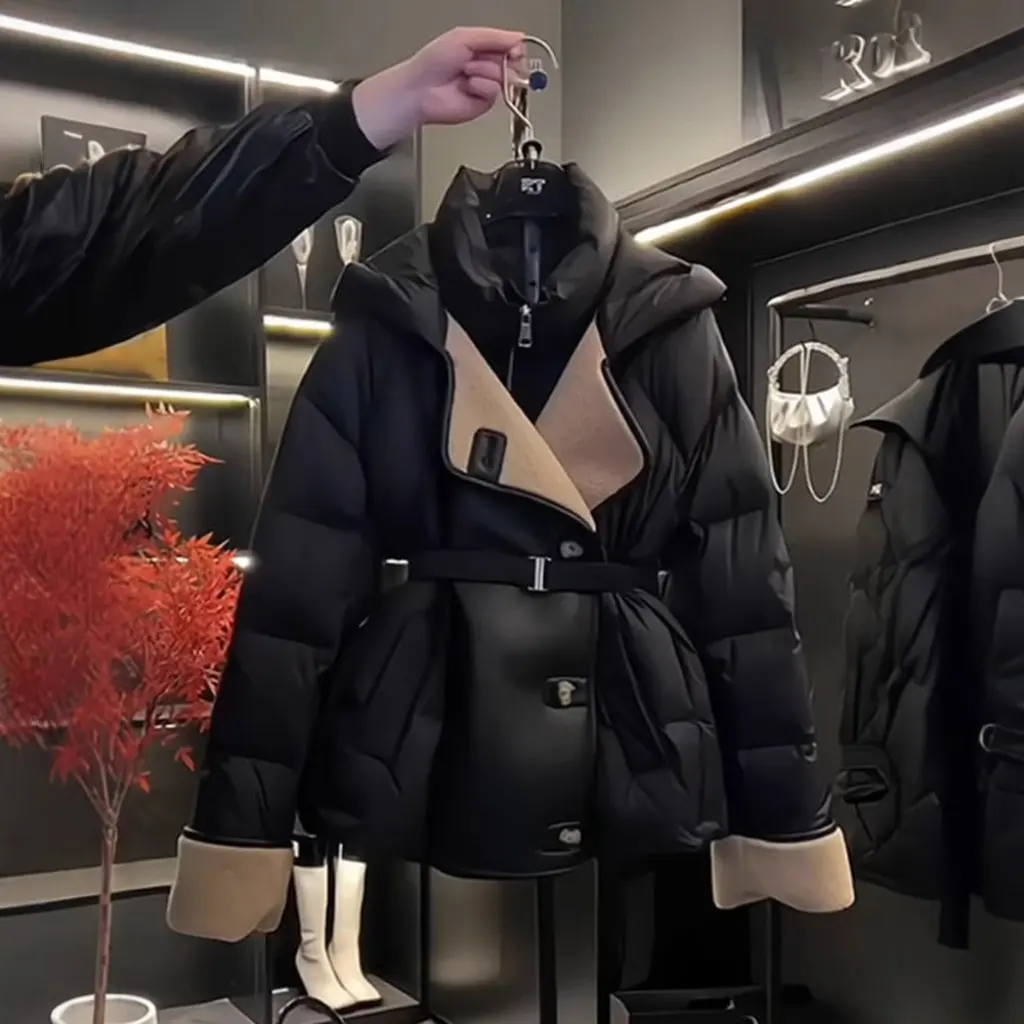 Women's Cotton-Padded Jacket Black Stiching High-Class European Style Super Good-Looking Winter Fashionable Street Temperament
Women's Cotton-Padded Jacket Black Stiching High-Class European Style Super Good-Looking Winter Fashionable Street Temperament