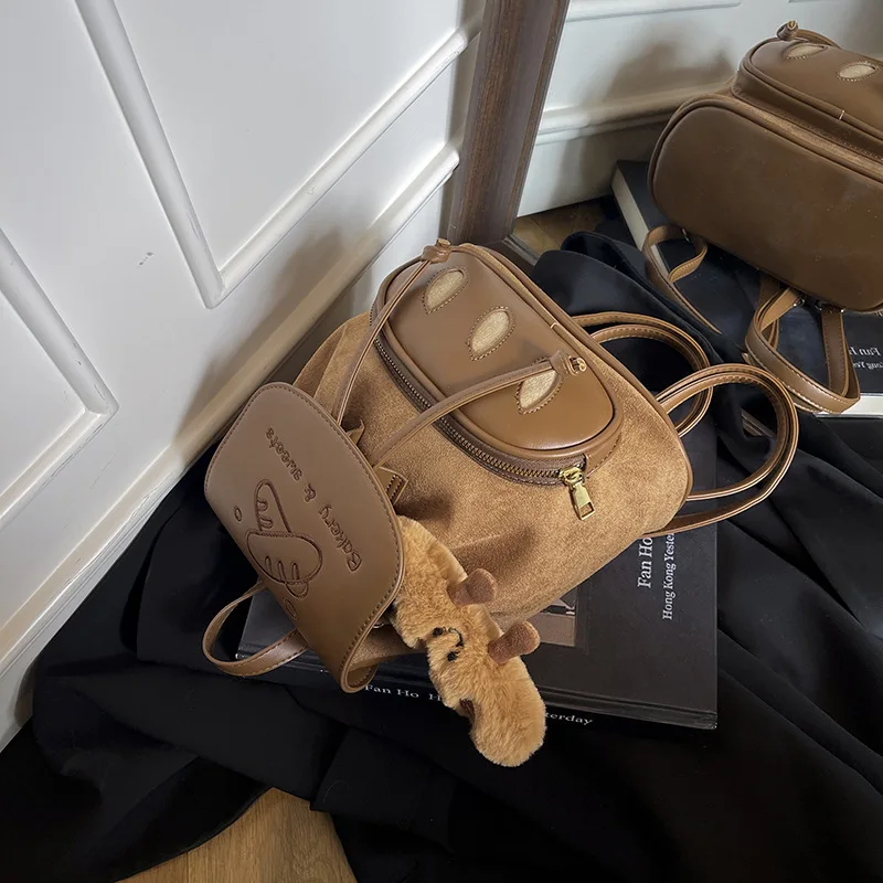 Корейский милый мультяшный рюкзак с вышивкой для женщин2025Новый высококачественный нишевый рюкзак, маленький замшевый рюкзак
Корейский милый мультяшный рюкзак с вышивкой для женщин2025Новый высококачественный нишевый рюкзак, маленький замшевый рюкзак