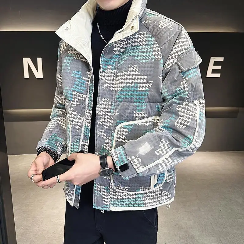 Camouflage down jacket men's light and thin trendy brand stand-up collar winter new casual ruffian handsome men's jacket
Camouflage down jacket men's light and thin trendy brand stand-up collar winter new casual ruffian handsome men's jacket