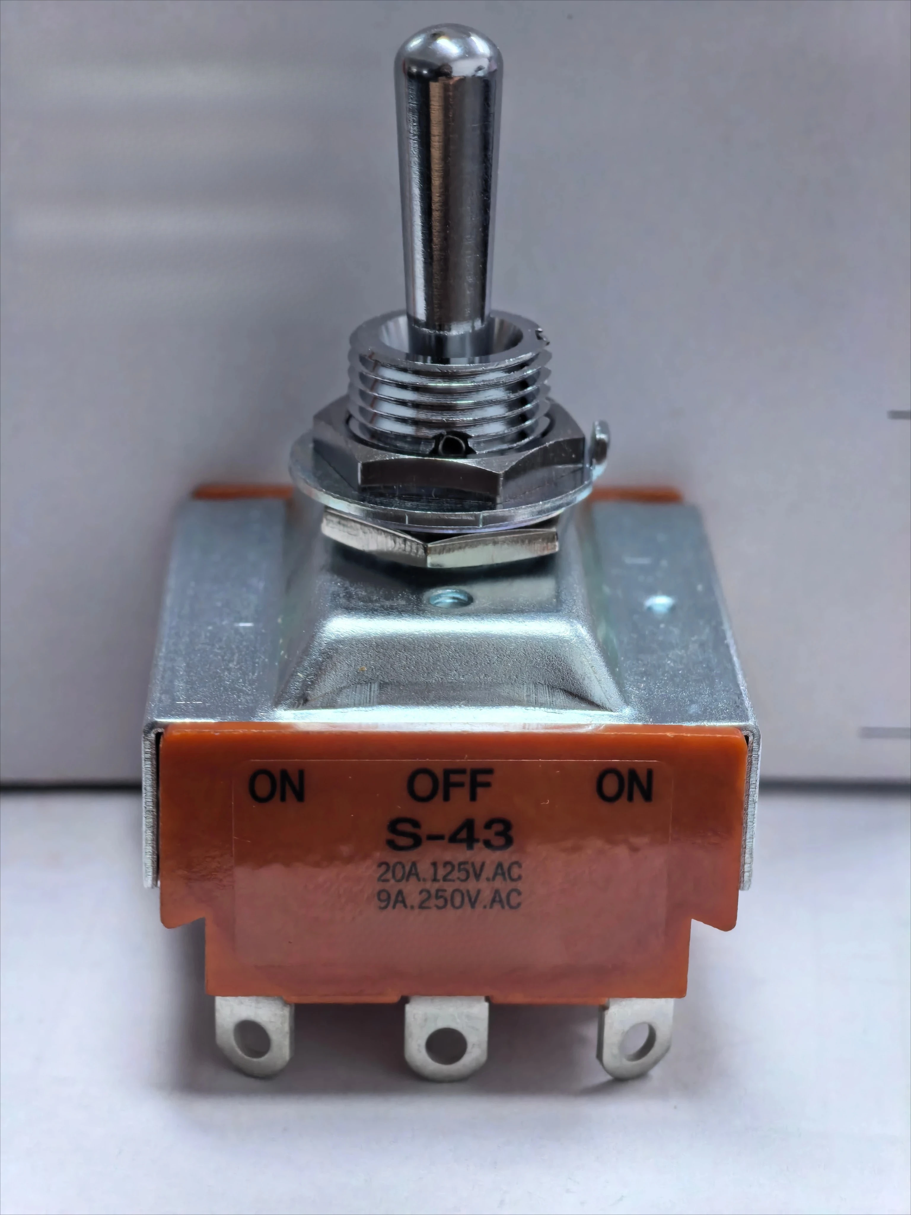 For nkk original s-43 rocker switch 4pdt 12 pins 3-position self-locking opening 12mm
For nkk original s-43 rocker switch 4pdt 12 pins 3-position self-locking opening 12mm