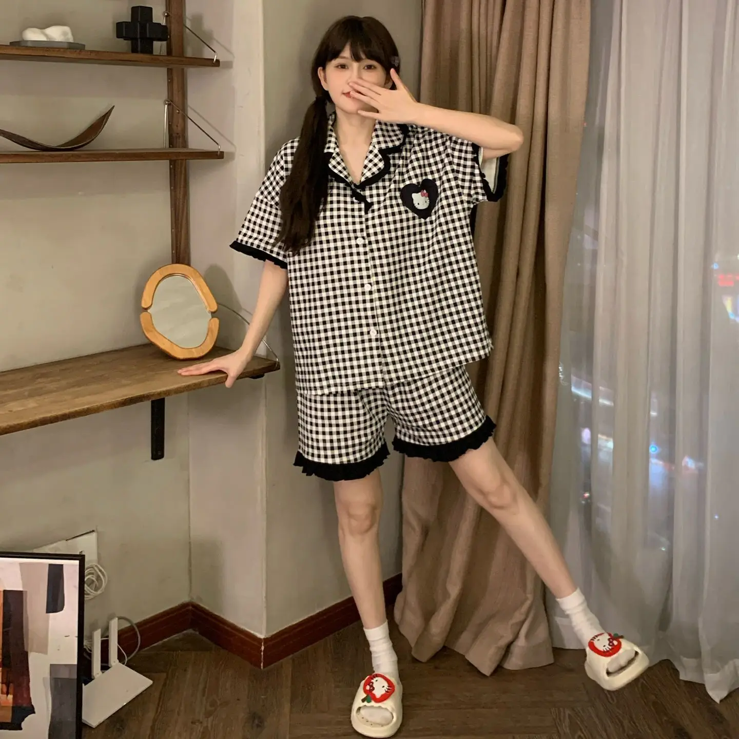 2026Women's Short-Sleeved Shorts Pajama Set Women's Summer New Cardigan Home Wear Student Sweet Soft Skin-Friendly Two-Piece Set
2026Women's Short-Sleeved Shorts Pajama Set Women's Summer New Cardigan Home Wear Student Sweet Soft Skin-Friendly Two-Piece Set