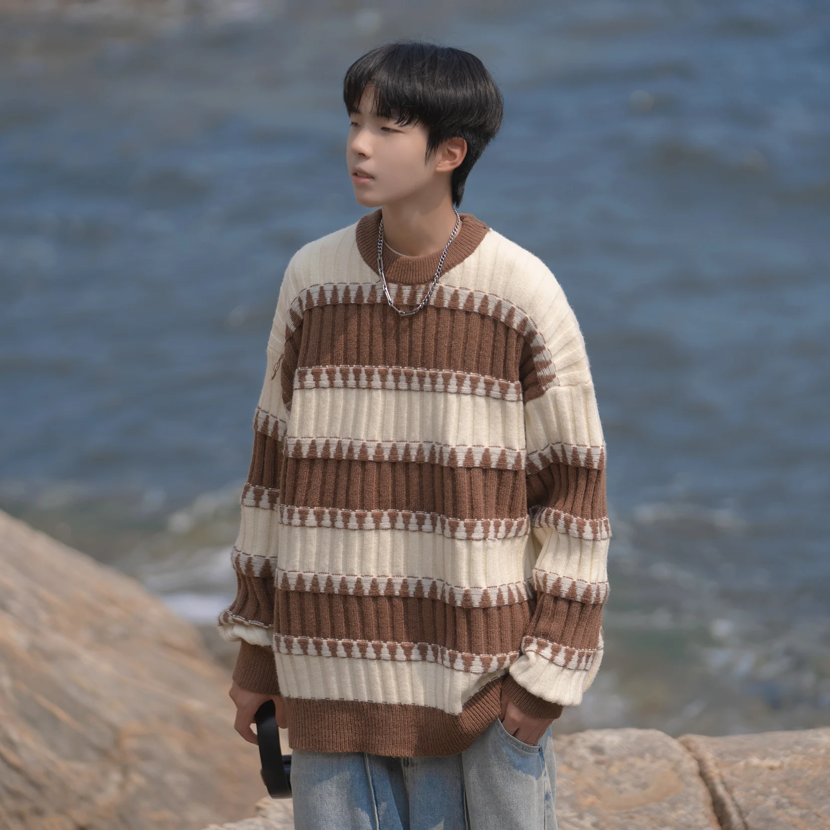 Мужской вязаный свитер премиум-класса: осенне-зимний, с длинным рукавом, в полоску, шерстяной, повседневный, комфортный, с круглым вырезом
Мужской вязаный свитер премиум-класса: осенне-зимний, с длинным рукавом, в полоску, шерстяной, повседневный, комфортный, с круглым вырезом