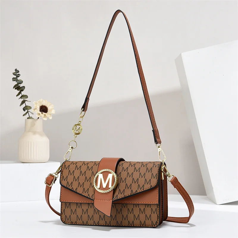 Women's Daily Companion, Simple Handbag with Elegant Details, Portable Clutch for Special Occasions
Women's Daily Companion, Simple Handbag with Elegant Details, Portable Clutch for Special Occasions