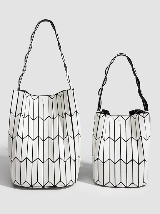 Large Capacity Geometric Diamond Work Bag Handheld Basket Bucket Bag Summer Handbag Women's Single Shoulder Underarm Bag
Large Capacity Geometric Diamond Work Bag Handheld Basket Bucket Bag Summer Handbag Women's Single Shoulder Underarm Bag