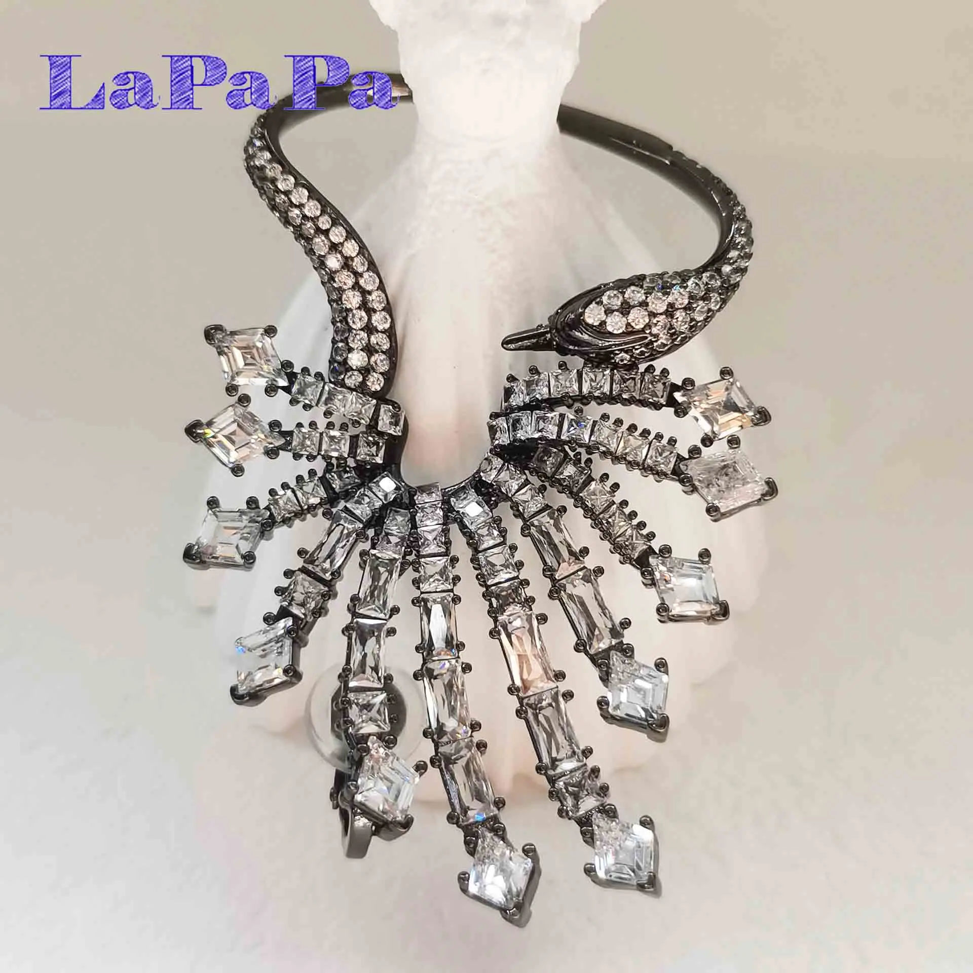 Новинка 2026: Модный геометрический комплект украшений (серьги-клипсы, ожерелье, браслет, кольца) — Изысканный набор для женщин, аксессуары для вечеринок
Новинка 2026: Модный геометрический комплект украшений (серьги-клипсы, ожерелье, браслет, кольца) — Изысканный набор для женщин, аксессуары для вечеринок