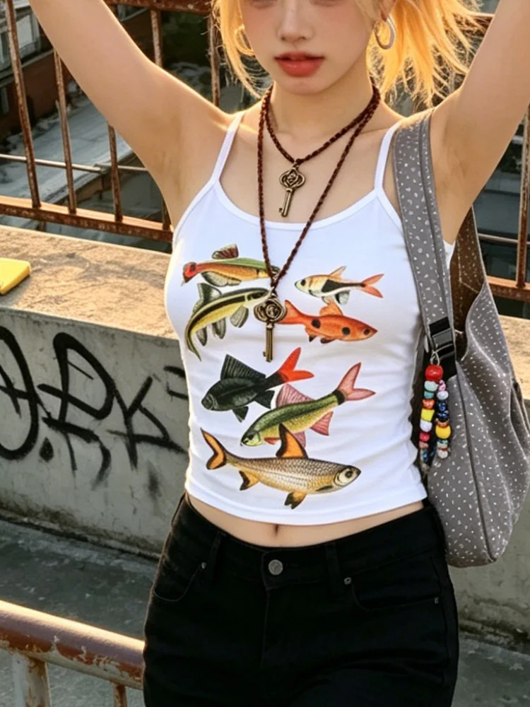 Women's Y2K retro color tropical fish print thin shoulder strap exposed navel top slim fit sleeveless vest fashionable streetwea
Women's Y2K retro color tropical fish print thin shoulder strap exposed navel top slim fit sleeveless vest fashionable streetwea