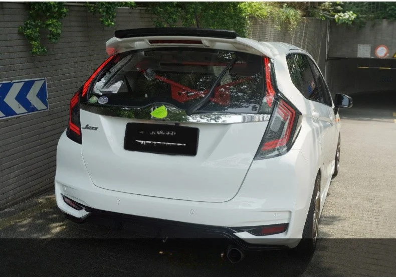 LED taillight for Honda Fit 2014-2019 modified smoked black version flow direction
LED taillight for Honda Fit 2014-2019 modified smoked black version flow direction