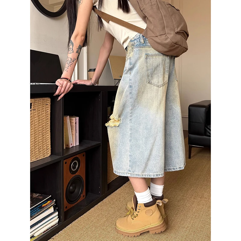 ZHIZOU American Vintage Streetwear Ripped Short Jeans Women High Waist Harajuku Hiphop Y2K Female Wide Leg Denim Shorts Pants
ZHIZOU American Vintage Streetwear Ripped Short Jeans Women High Waist Harajuku Hiphop Y2K Female Wide Leg Denim Shorts Pants