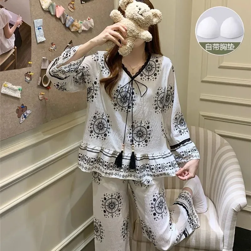 Комплект женских пижам: модная домашняя одежда для весны и лета, пижамы из облачного хлопка, милые и мягкие.
Комплект женских пижам: модная домашняя одежда для весны и лета, пижамы из облачного хлопка, милые и мягкие.