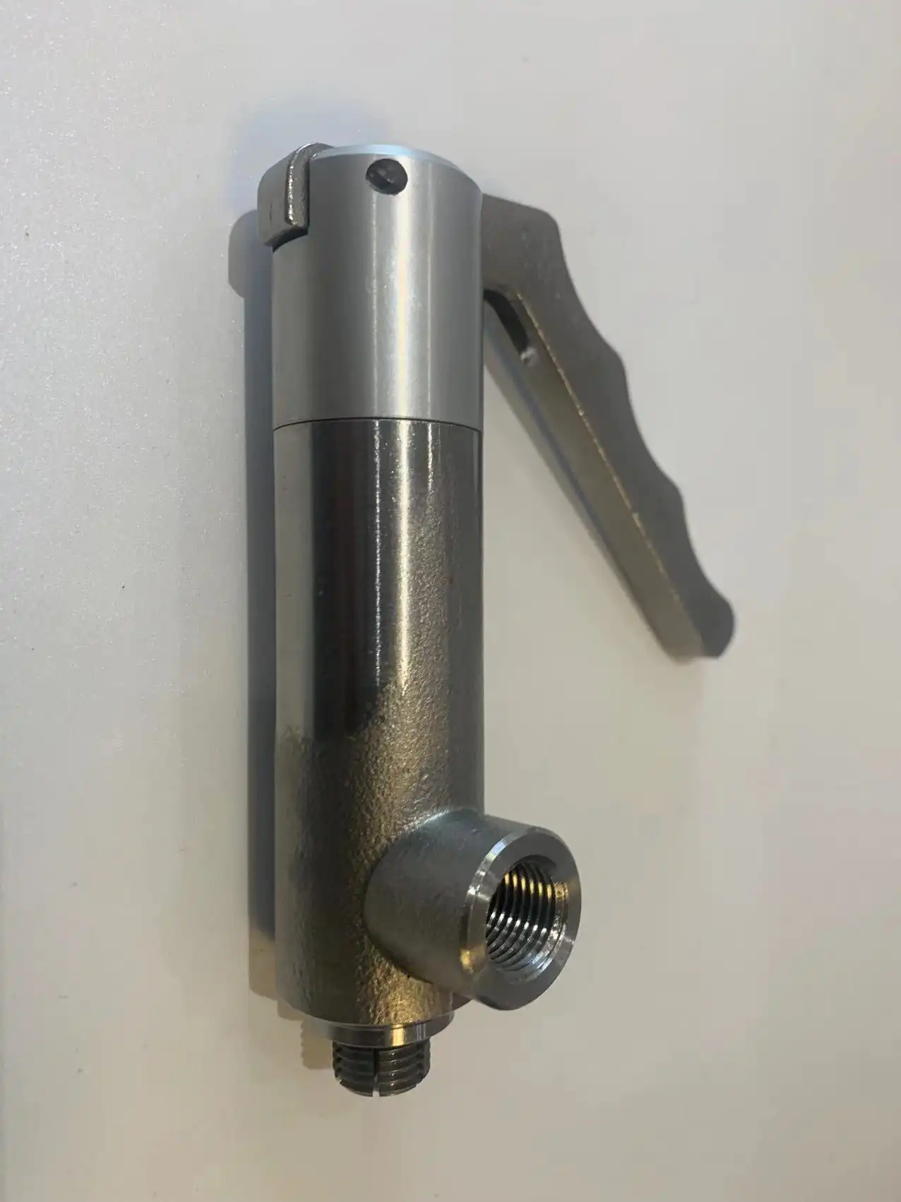 Quick Connector for Leak Testing Female Thread with Pneumatic Actuations and Thumb Valve
Quick Connector for Leak Testing Female Thread with Pneumatic Actuations and Thumb Valve