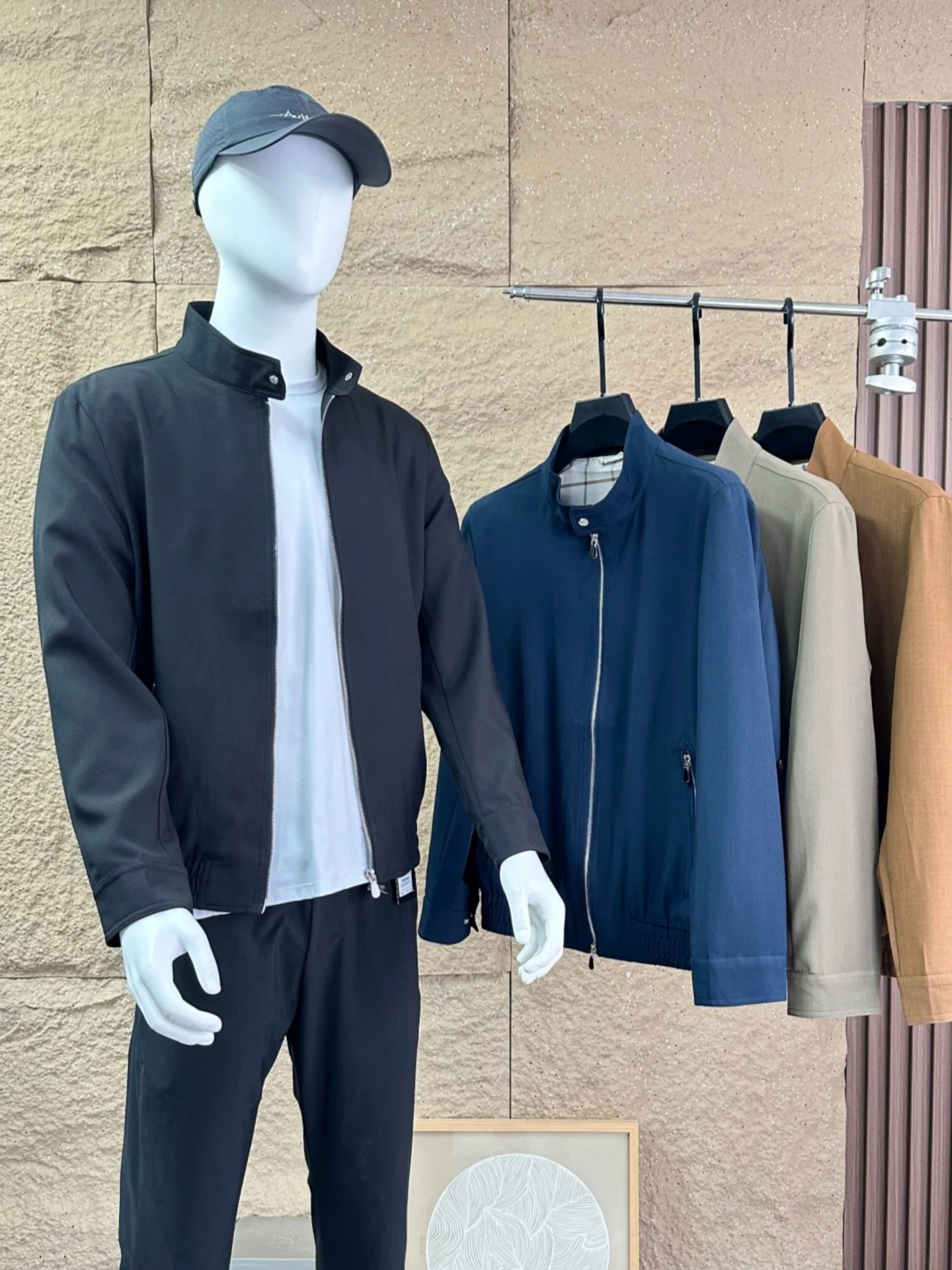 Italian Luxury Lightweight Stand Collar Pilot Jaet Men's Cotton Outerwear Fall Winter New Sle 2025 Stand Fit Zipper Cl...
Italian Luxury Lightweight Stand Collar Pilot Jaet Men's Cotton Outerwear Fall Winter New Sle 2025 Stand Fit Zipper Cl...