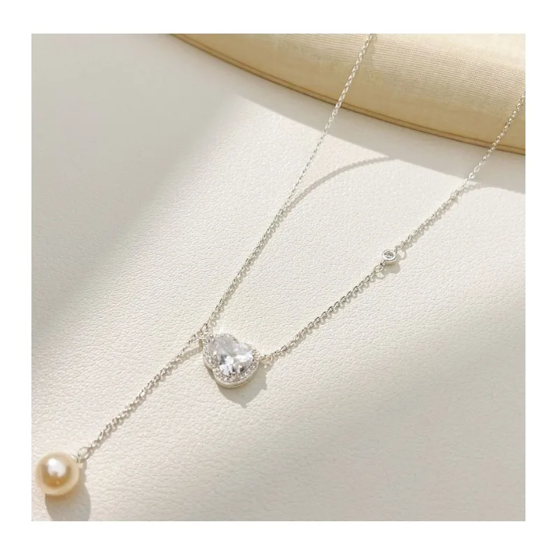 Light Luxury High-end Streamer Gourd Pendant Necklace Women's Niche Temperament New Jewelry
Light Luxury High-end Streamer Gourd Pendant Necklace Women's Niche Temperament New Jewelry