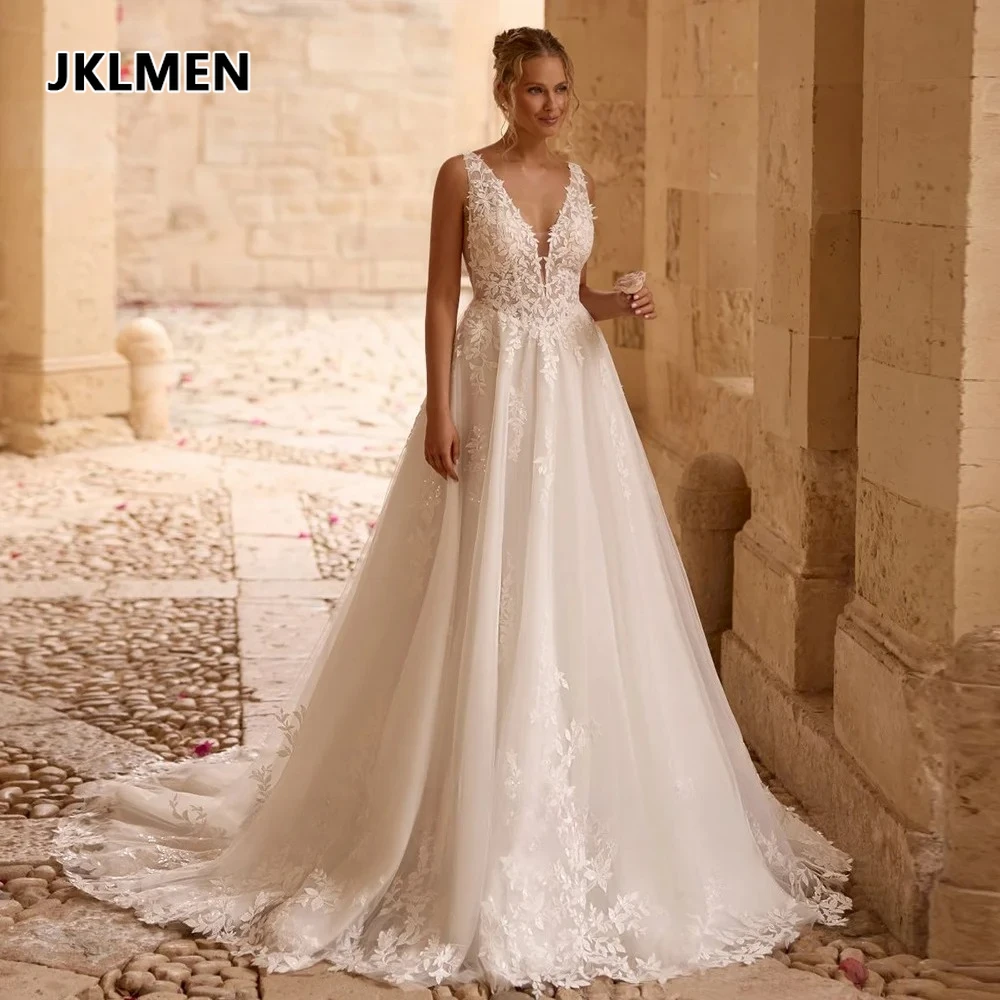 Lace Wedding Dress Customized Sleeveless V Neck Applique See Through Back Zipper Sweep Train Bride Bridal Gown
Lace Wedding Dress Customized Sleeveless V Neck Applique See Through Back Zipper Sweep Train Bride Bridal Gown