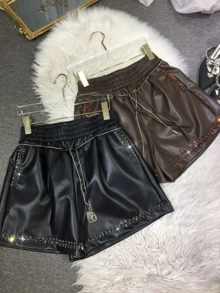 Hot Drilling Shorts Women's 2024 Autumn and Winter New Fashion All-Match Elastic Waist Short Pants Black Leather Shorts Female
Hot Drilling Shorts Women's 2024 Autumn and Winter New Fashion All-Match Elastic Waist Short Pants Black Leather Shorts Female