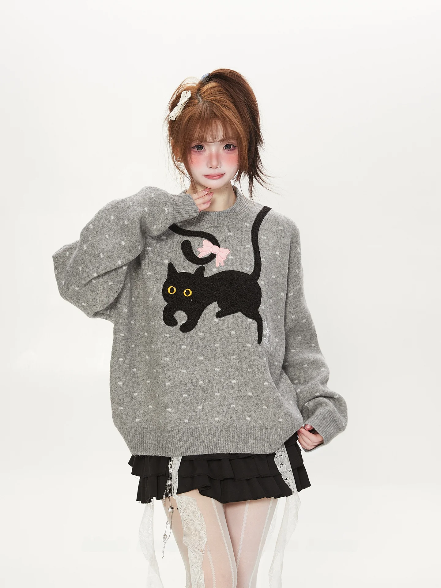 Стильный вязаный свитер с узором для женщин, с круглым вырезом, с вышивкой, мягкий, осенне-зимний, в корейском стиле, универсальный, с волнообразным узором
Стильный вязаный свитер с узором для женщин, с круглым вырезом, с вышивкой, мягкий, осенне-зимний, в корейском стиле, универсальный, с волнообразным узором