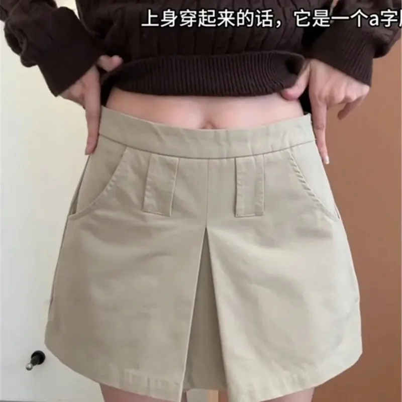 Women's Korean Style High Waist Pleated Skort Casual Wide Leg Cargo Shorts with Pockets
Women's Korean Style High Waist Pleated Skort Casual Wide Leg Cargo Shorts with Pockets