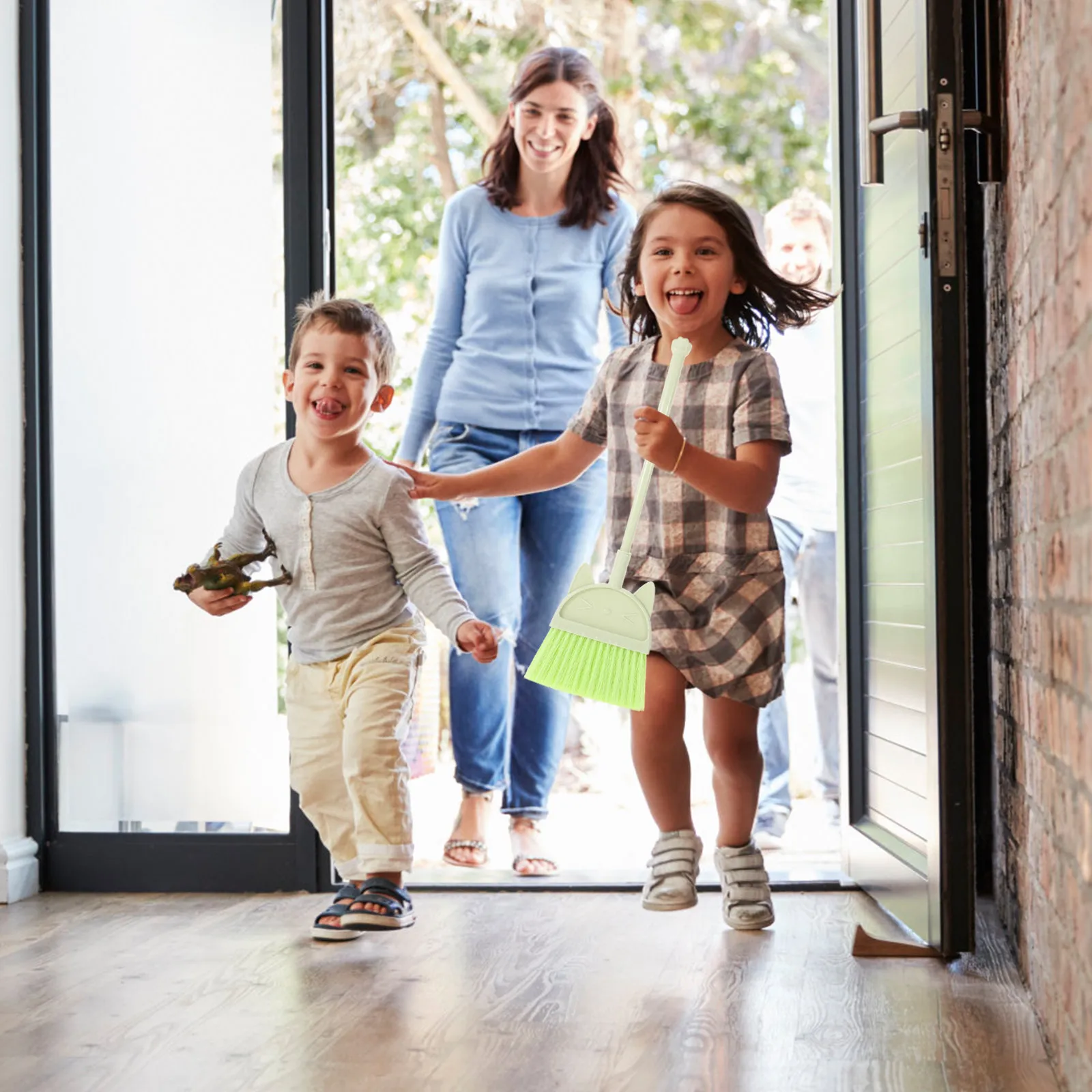 Children'S Broom Set Mini Lightweight Cleaning Tool For Kids Cartoon Design Home Use Plastic Broom Toddler Play Household
Children'S Broom Set Mini Lightweight Cleaning Tool For Kids Cartoon Design Home Use Plastic Broom Toddler Play Household