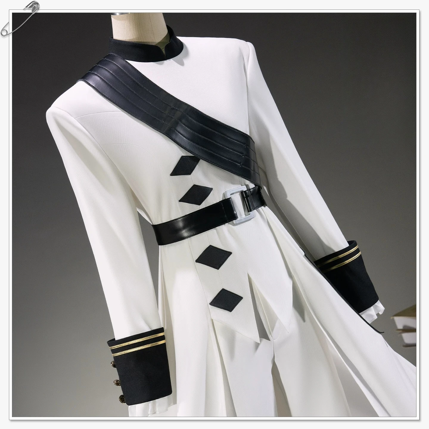 Seraph of the End Ferid Bathory Uniform Cosplay Costume Anime Vampire Formal Outfit Full Set for Men Halloween AniMuse
Seraph of the End Ferid Bathory Uniform Cosplay Costume Anime Vampire Formal Outfit Full Set for Men Halloween AniMuse