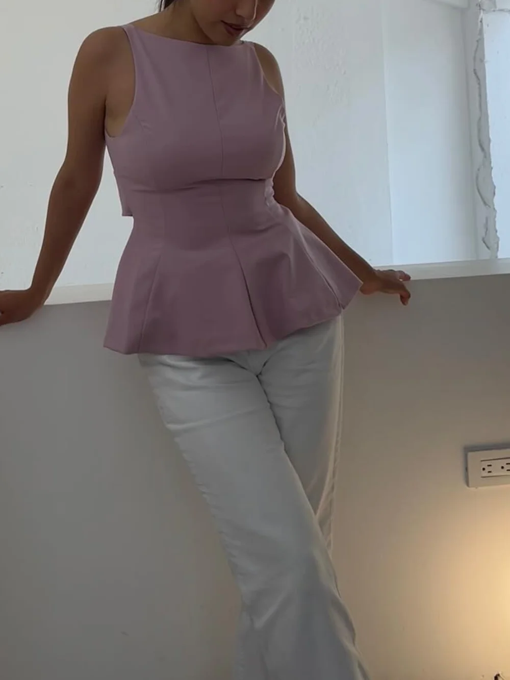 Women's new fashion solid color bow decoration tops sleeveless backless lace-up short tops women's summer sexy slim short tops
Women's new fashion solid color bow decoration tops sleeveless backless lace-up short tops women's summer sexy slim short tops