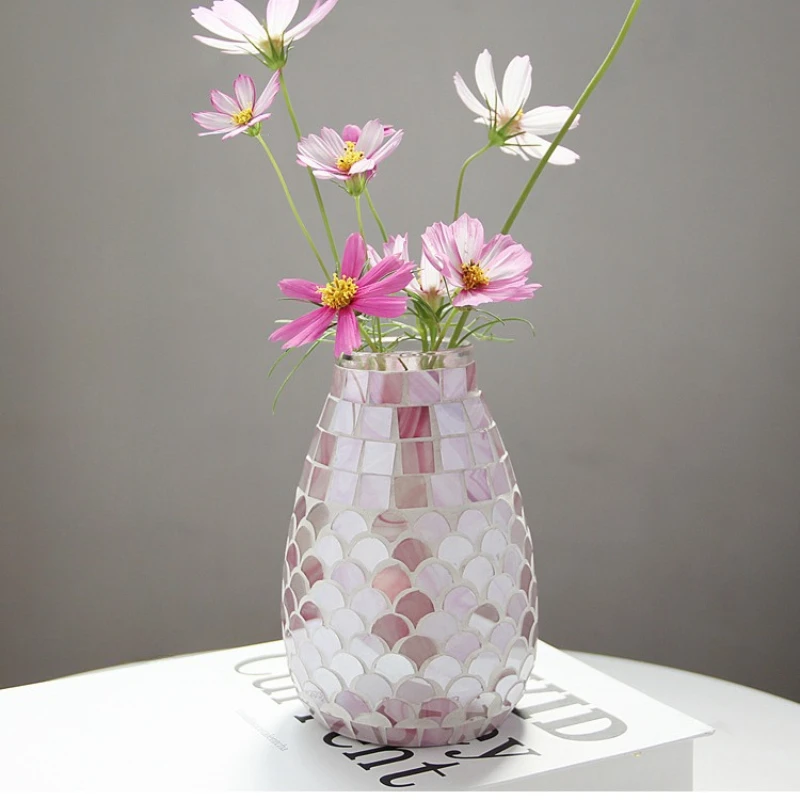 Pink fishscale Mosaic glass vase Fashion home office flower vase with Daisy flower arrangement
Pink fishscale Mosaic glass vase Fashion home office flower vase with Daisy flower arrangement