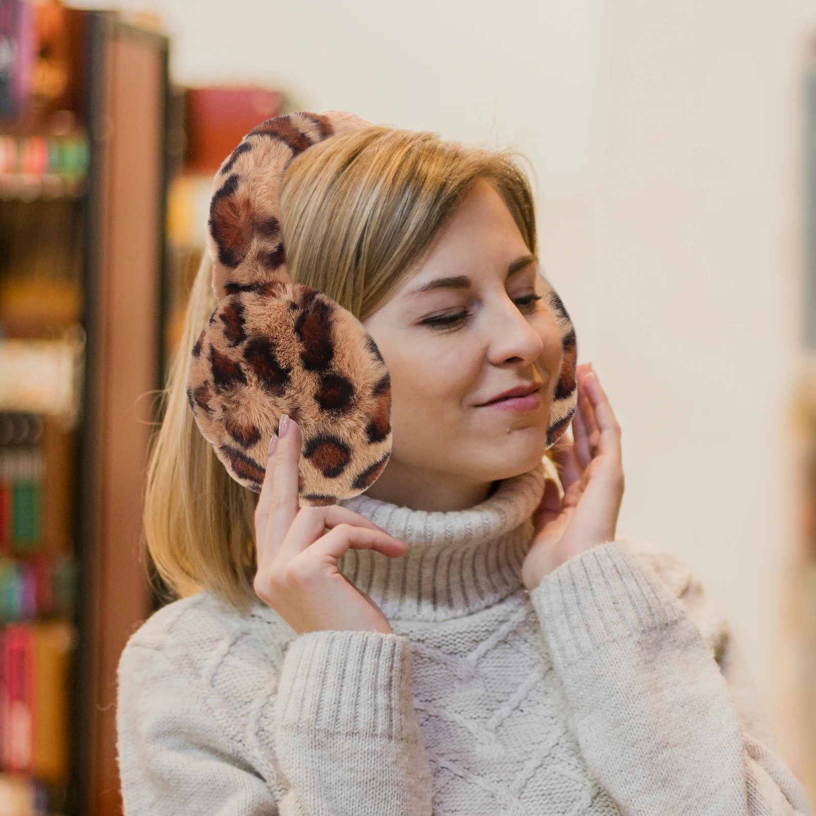 Winter Muffs Leopard Print Ear Warmers Windproof Cold Weather Ear Cover For Women Men Outdoor Animal Design ry Earmuffs 
Winter Muffs Leopard Print Ear Warmers Windproof Cold Weather Ear Cover For Women Men Outdoor Animal Design ry Earmuffs