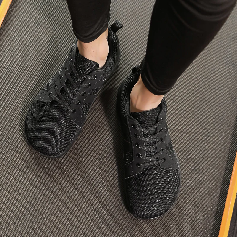 Five-colors Couple Wide Toe Box And Road Running Shoes Outdoor Walking Shoes Rubber Outsole Breathable And Doesn't Squeeze Feets
Five-colors Couple Wide Toe Box And Road Running Shoes Outdoor Walking Shoes Rubber Outsole Breathable And Doesn't Squeeze Feets