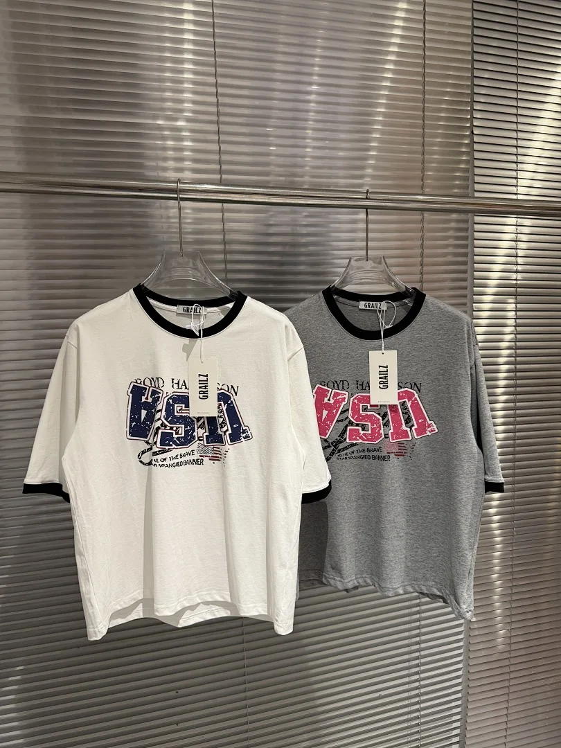 2025ss Grailz Top USA Flag Print Color-block Design Women Men T shirts tees Hiphop Men Casual Cotton T shirt
2025ss Grailz Top USA Flag Print Color-block Design Women Men T shirts tees Hiphop Men Casual Cotton T shirt