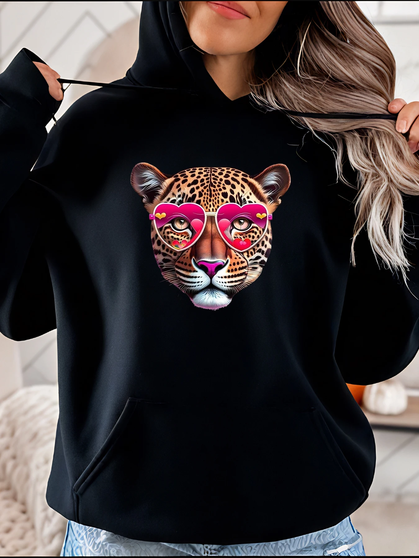 Солнцезащитные очки с леопардовым сердечком, толстовка с принтом, повседневная женская уличная одежда, модная толстовка с рисунком для повседневной носки
Солнцезащитные очки с леопардовым сердечком, толстовка с принтом, повседневная женская уличная одежда, модная толстовка с рисунком для повседневной носки