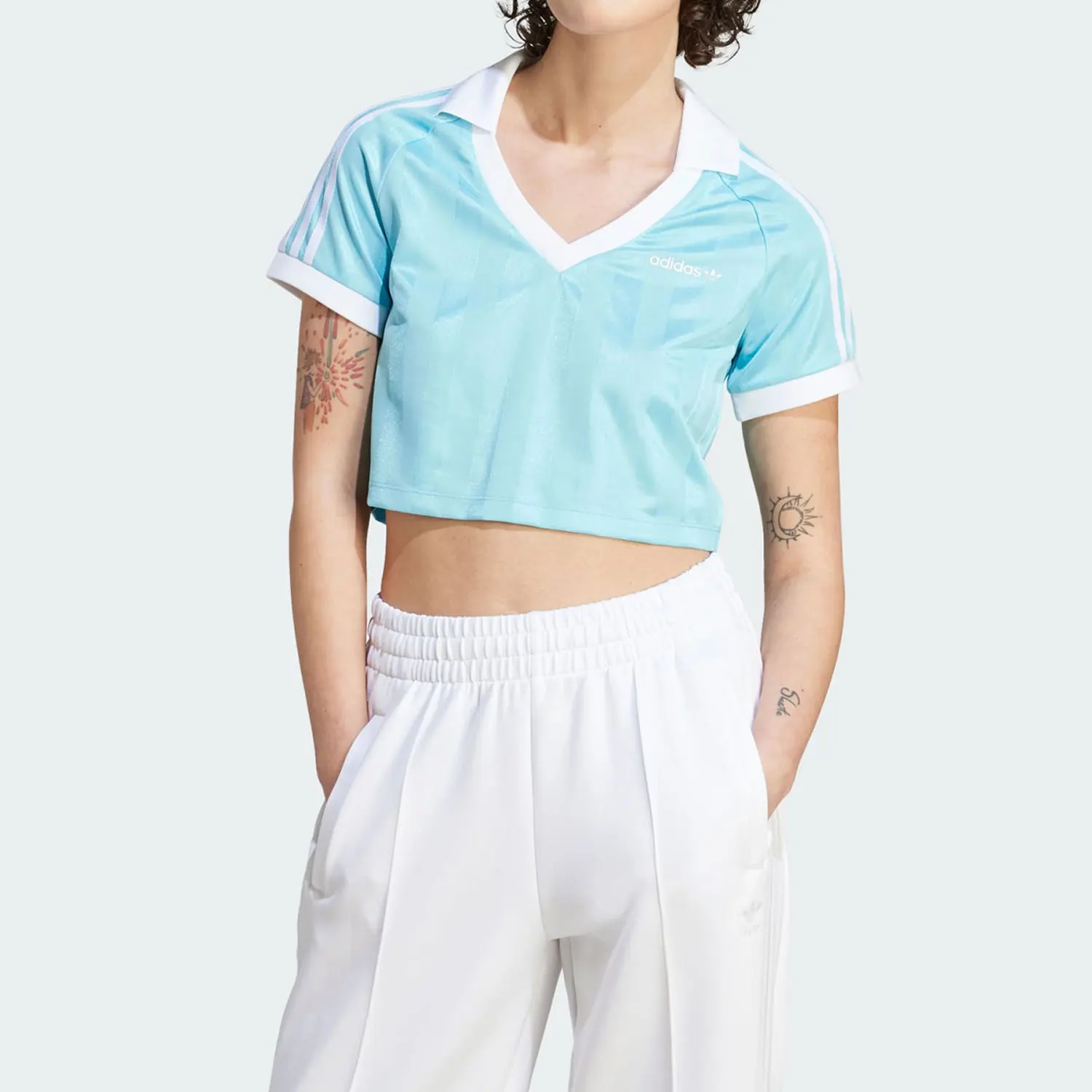 Adidas Original Trefoil Women's Cropped Fashion Sport T-shirt IR9779
Adidas Original Trefoil Women's Cropped Fashion Sport T-shirt IR9779