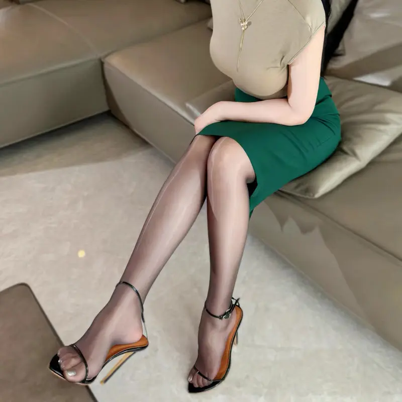 Summer one-piece high-heeled women's sandals with slim heels and pointed tips, stunning exposed toes, slim straps, sexy
Summer one-piece high-heeled women's sandals with slim heels and pointed tips, stunning exposed toes, slim straps, sexy