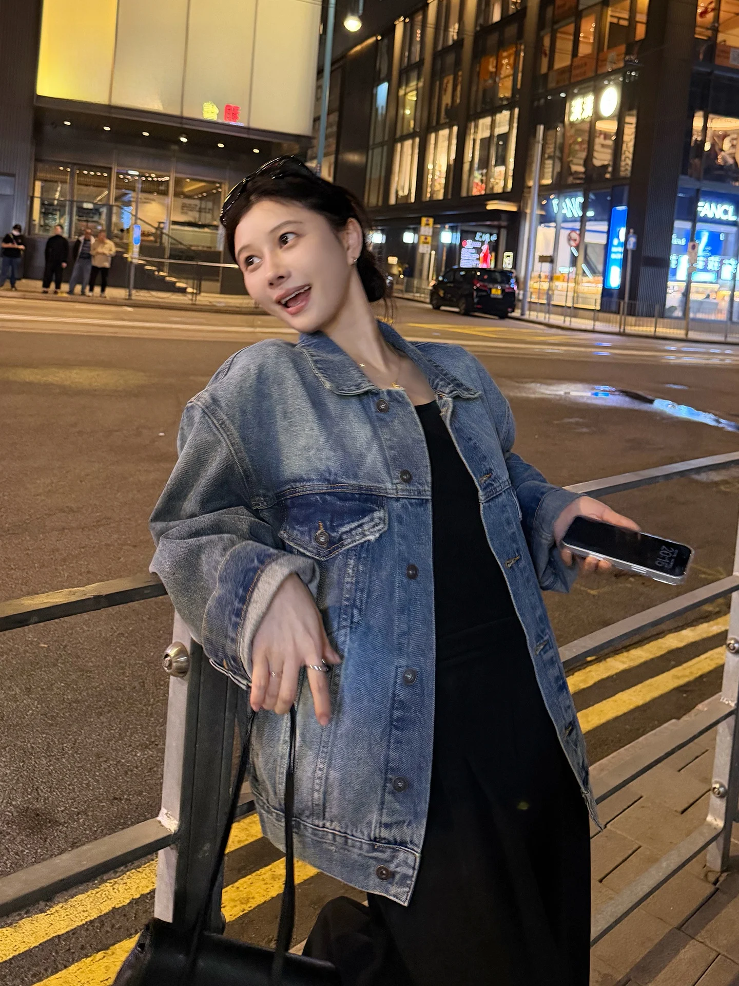 EKOOL Women's Cotton Denim Jacket Vintage Washed Loose Shoulder Casual Top Spring New Korean Style Loose Fit Short Coat
EKOOL Women's Cotton Denim Jacket Vintage Washed Loose Shoulder Casual Top Spring New Korean Style Loose Fit Short Coat
