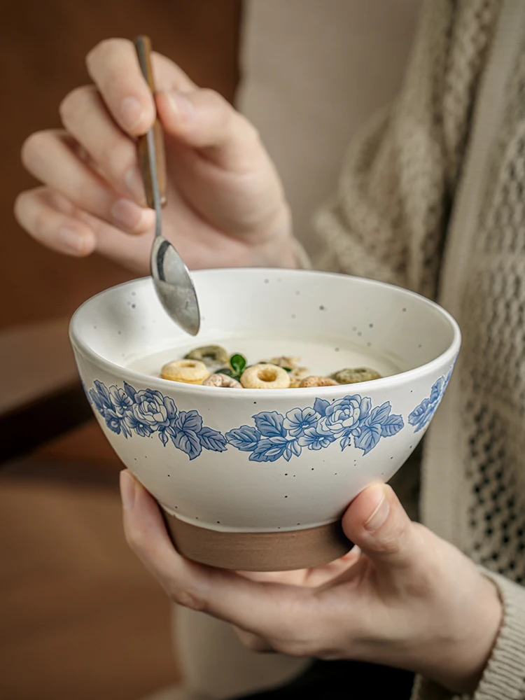 Beautiful Blue and White 5 Inch Ceramic Rice Bowl Thickened Small Bowl for Yogurt
Beautiful Blue and White 5 Inch Ceramic Rice Bowl Thickened Small Bowl for Yogurt