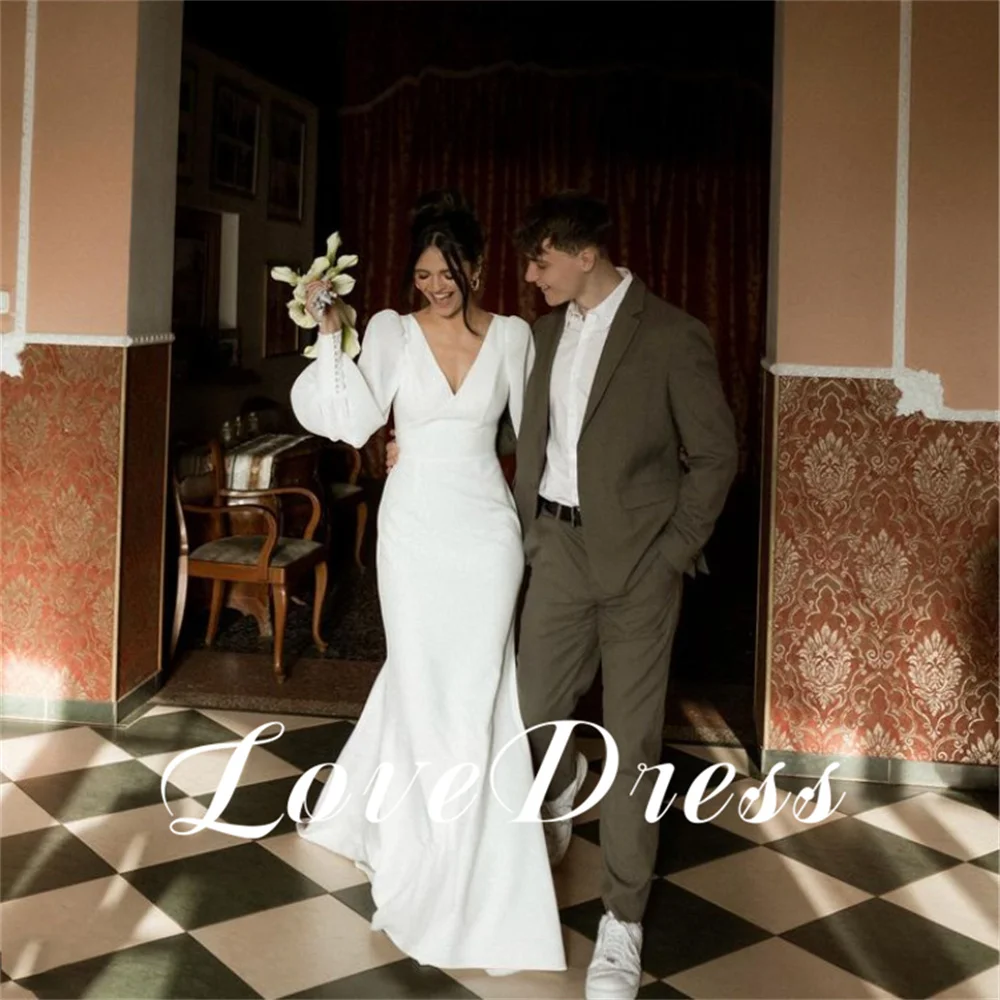 Love Elegant Mermaid Long Sleeves V-Neck Wedding Dress Simple Floor Length Backless Button Charming Bridal Gown Customized
Love Elegant Mermaid Long Sleeves V-Neck Wedding Dress Simple Floor Length Backless Button Charming Bridal Gown Customized